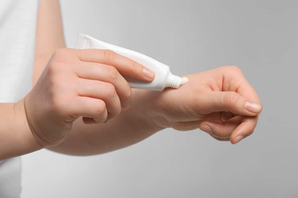 Crema hidratante facial de farmacia en Sada | Farmacia Brañas